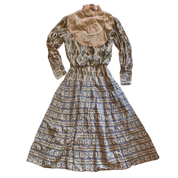 v i n t a g e :: Edwardian Prairie Regency Granny Core Lace Bib Pleated Dress - Picture 5 of 13